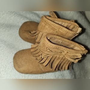 Old Navy Boots Moccasins 0-3M Infant Baby Shoes $8